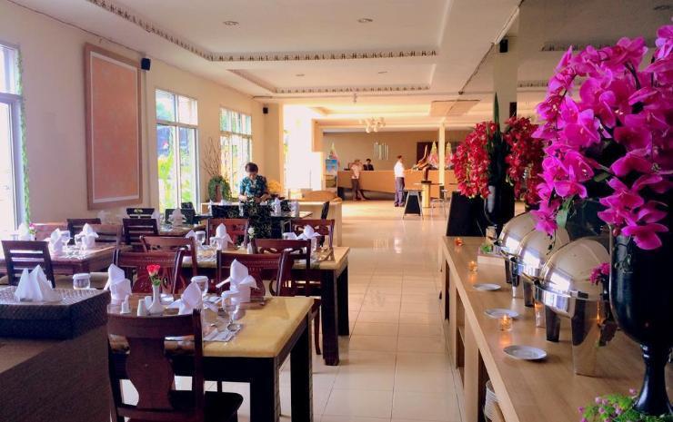 The Waigo Hotel 索龙 外观 照片
